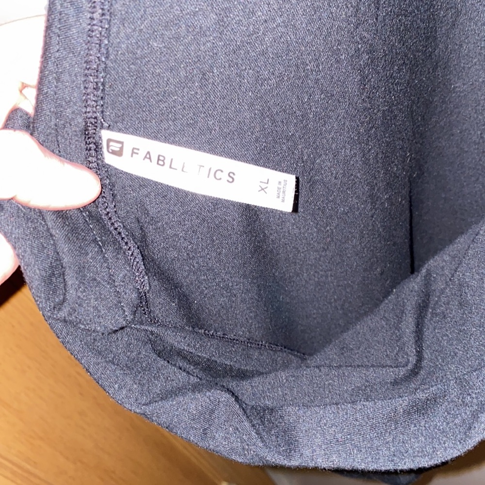 Fabletics Open back top - Picture 8 of 8